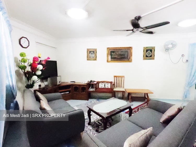 Yishun Street 11 thumbnail photo